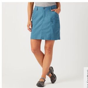 Duluth Trading Co Dry On The Fly Snap Skort